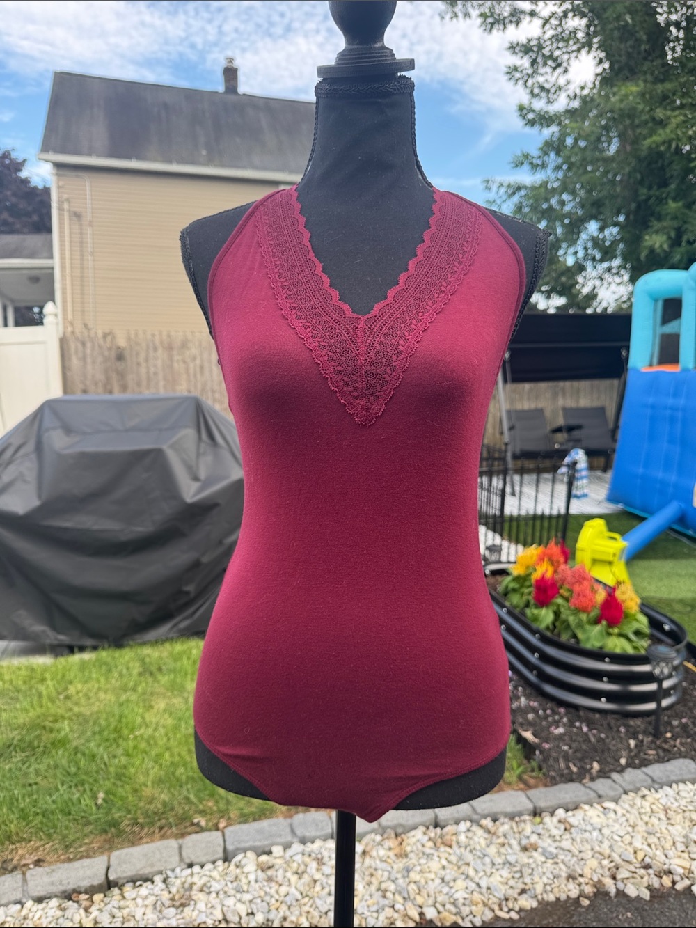 American Eagle Outfitters Lace-Trim V-Neck Tank - Burgundy